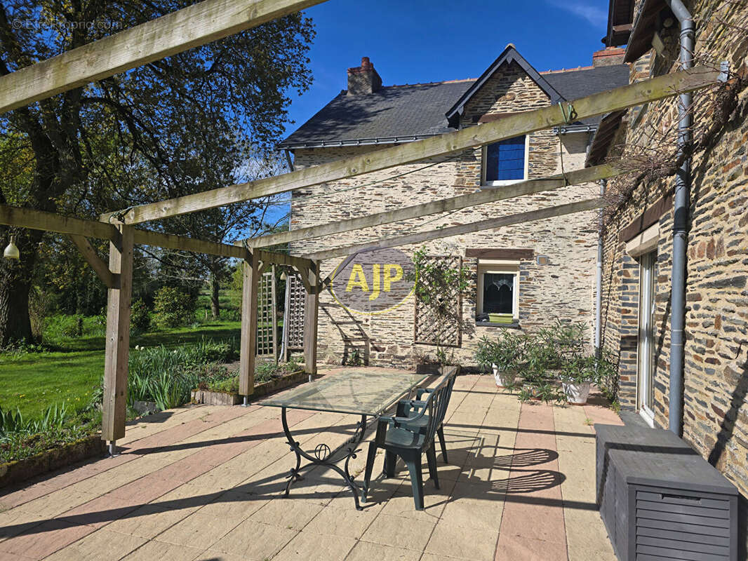 Maison à CONQUEREUIL