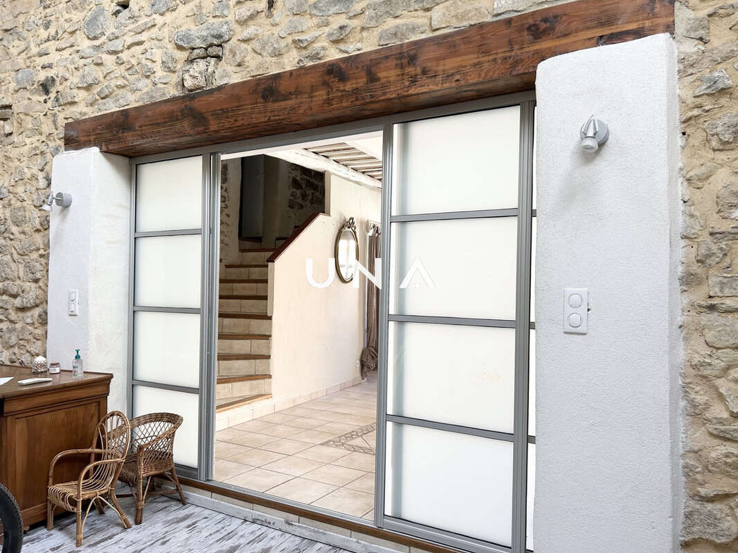 Maison à LAUDUN-L'ARDOISE