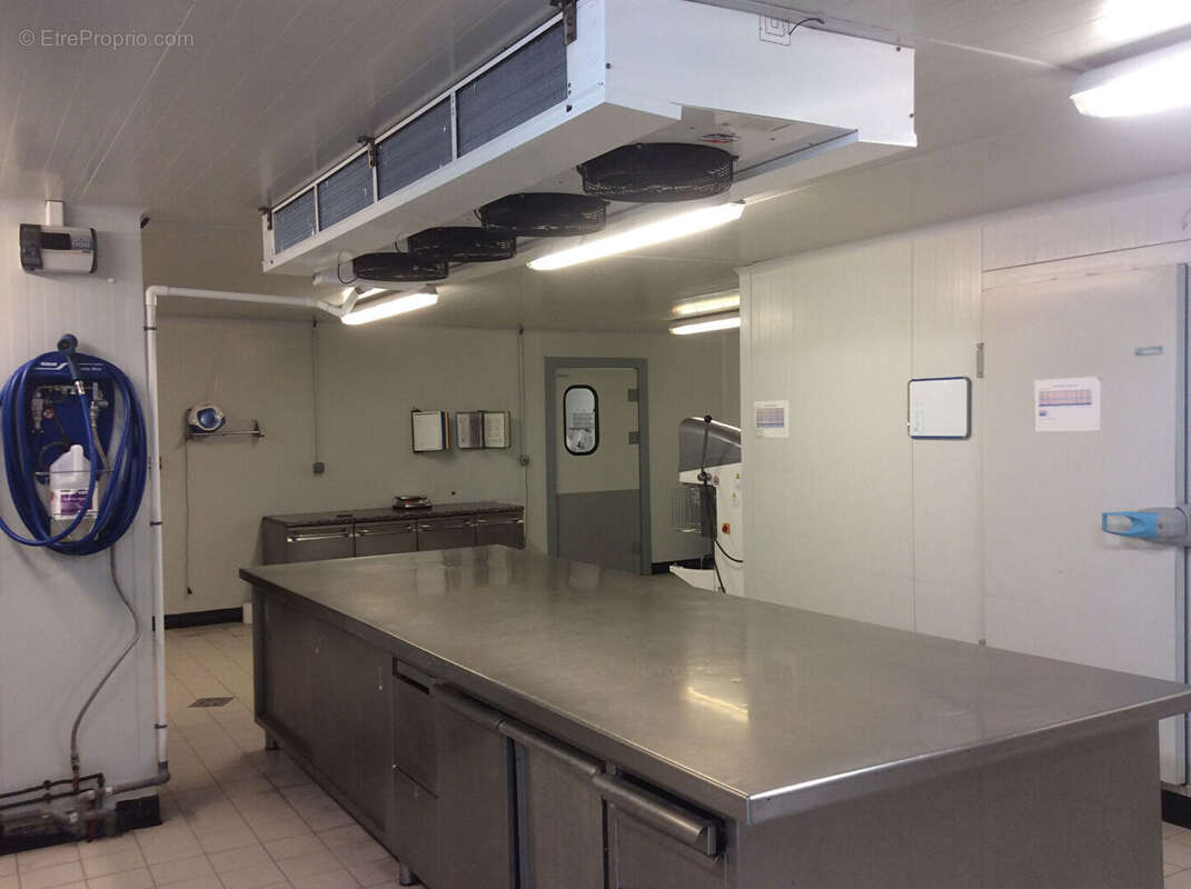Entrepôt / Local industriel 344m² à melun - photo 2