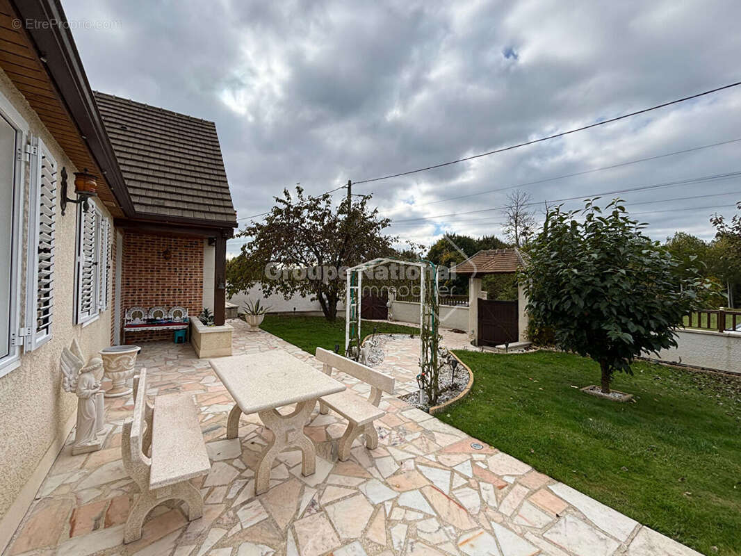 Maison à TRACY-LE-VAL