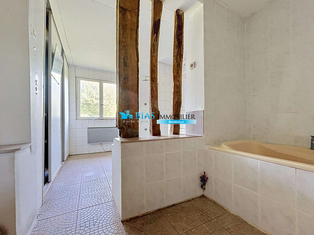 Maison 104 m² à Beuzeville  - photo 5