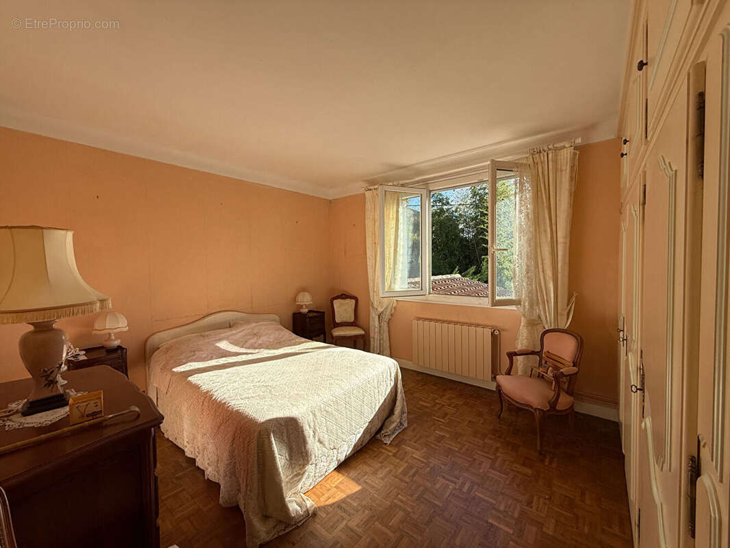 Maison avec piscine à Villeneuve/Lot proche écoles, lycées et commodités - photo 9