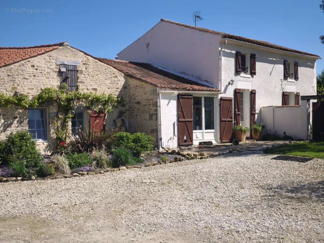 Maison à L'HERMENAULT