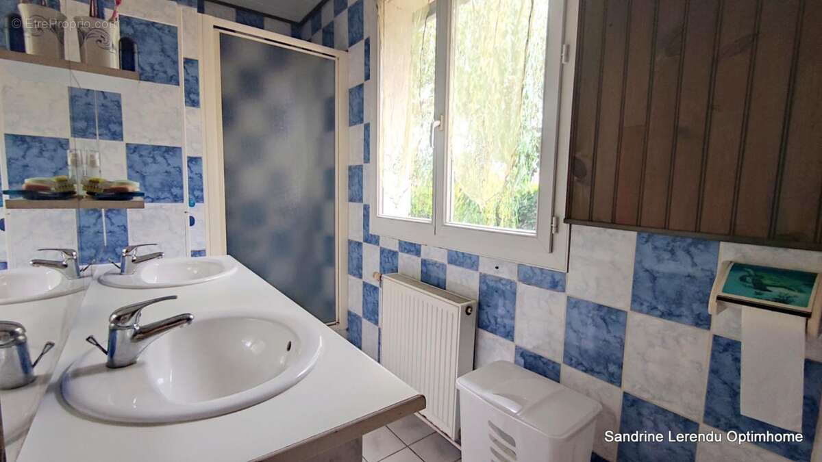 BARENTIN – Maison familiale de plain-pied, 5 chambres, toiture récente et jardin paysager - photo 13