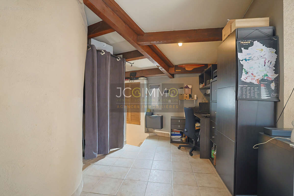 Appartement à CUERS