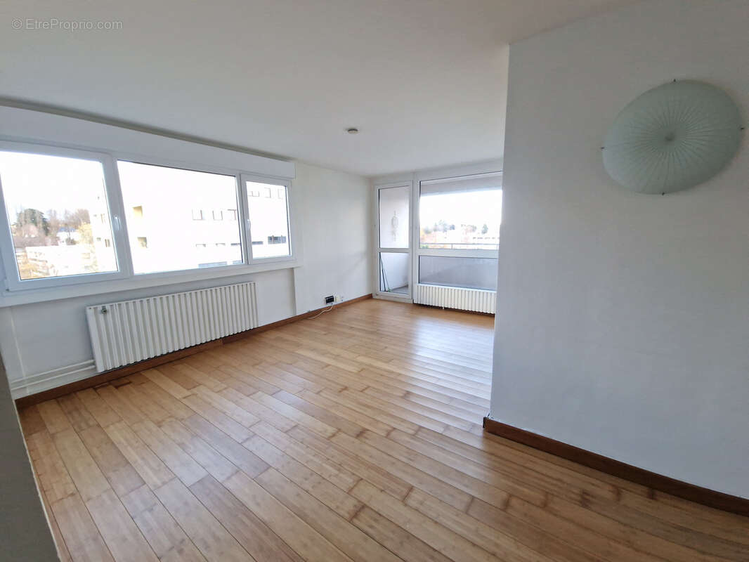 Appartement à FERNEY-VOLTAIRE