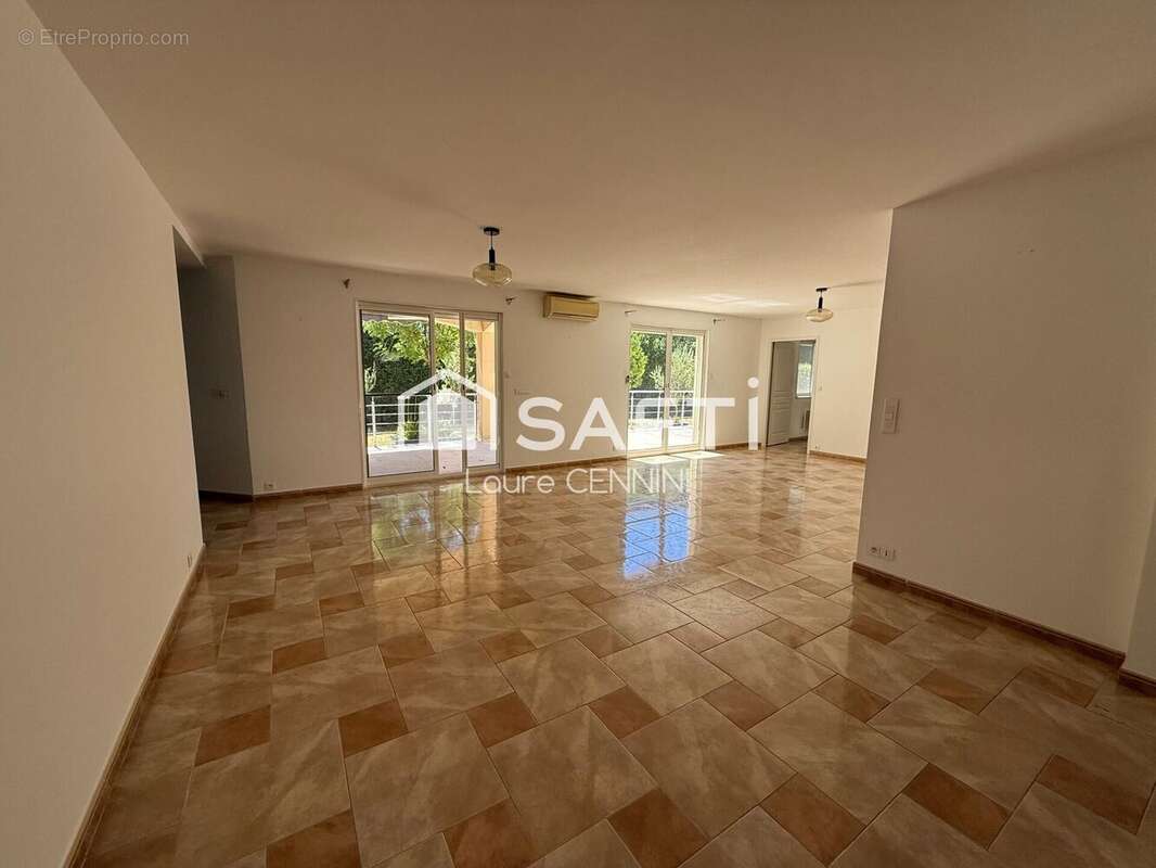 Maison 167 m² à Valreas  - photo 5