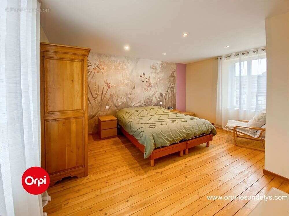 Maison à COURCELLES-SUR-SEINE