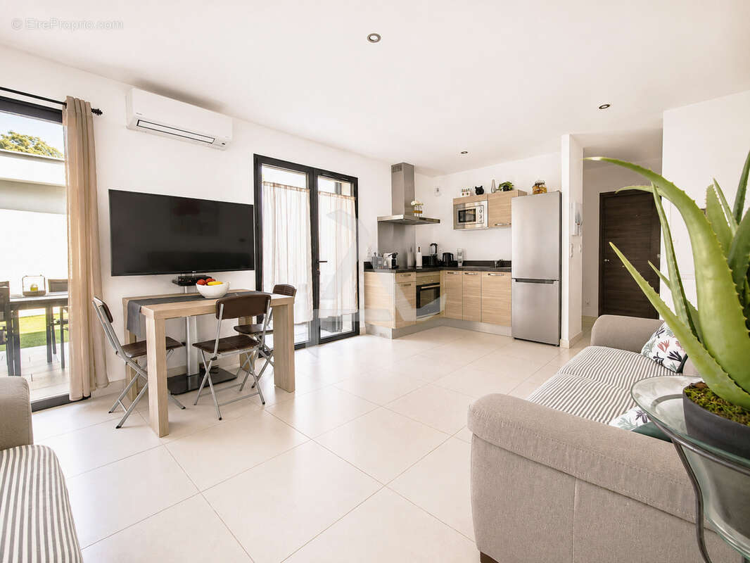 Agréable appartement t2 à ste-lucie de porto-vecchio à proximité des commodités et à dix min des plages - photo 7
