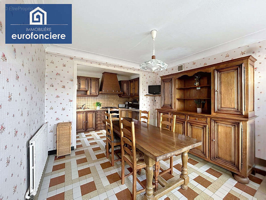 Maison à MONTIGNY-LES-MONTS