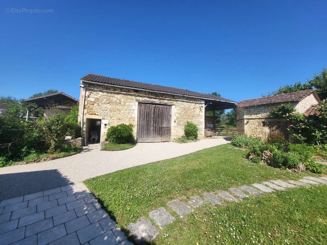 Maison à LA CHAPELLE-MOULIERE