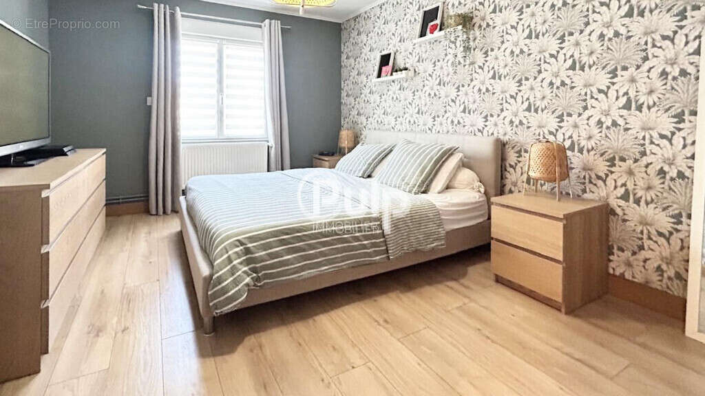 Maison familiale à vendre à avion - 4 chambres, jardin - garage 2 véhicules +moto - sans travaux - photo 6
