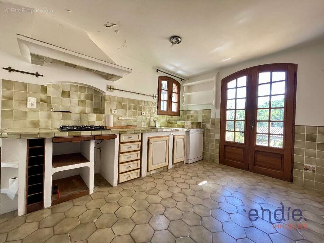 LE THORONET Maison en pierres 180 m² dans hameau paisible - photo 4