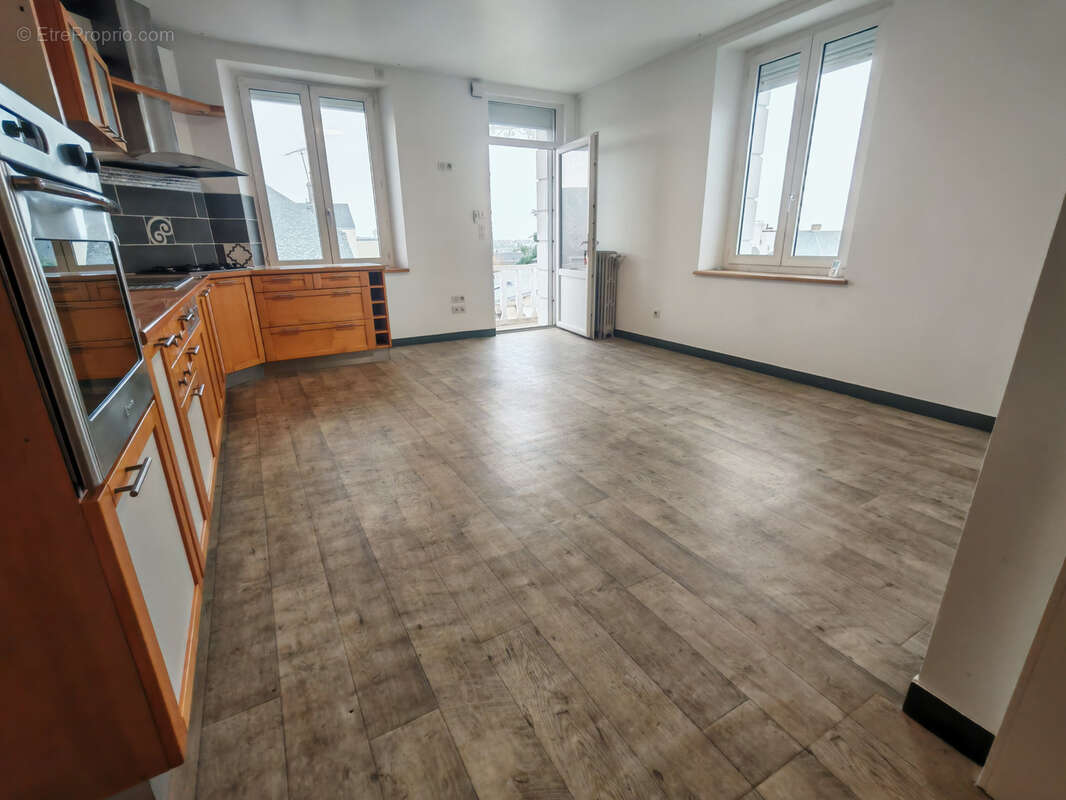 Maison à DONVILLE-LES-BAINS