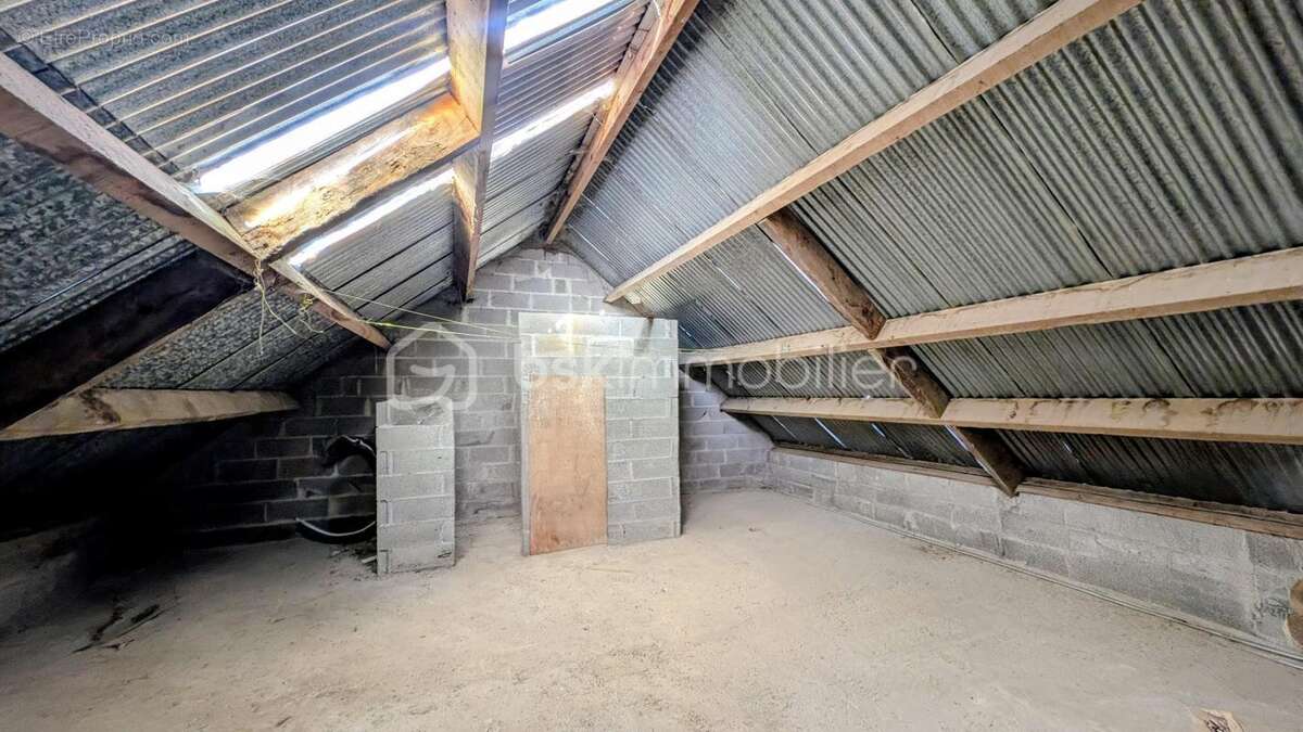 Maison à JUAYE-MONDAYE