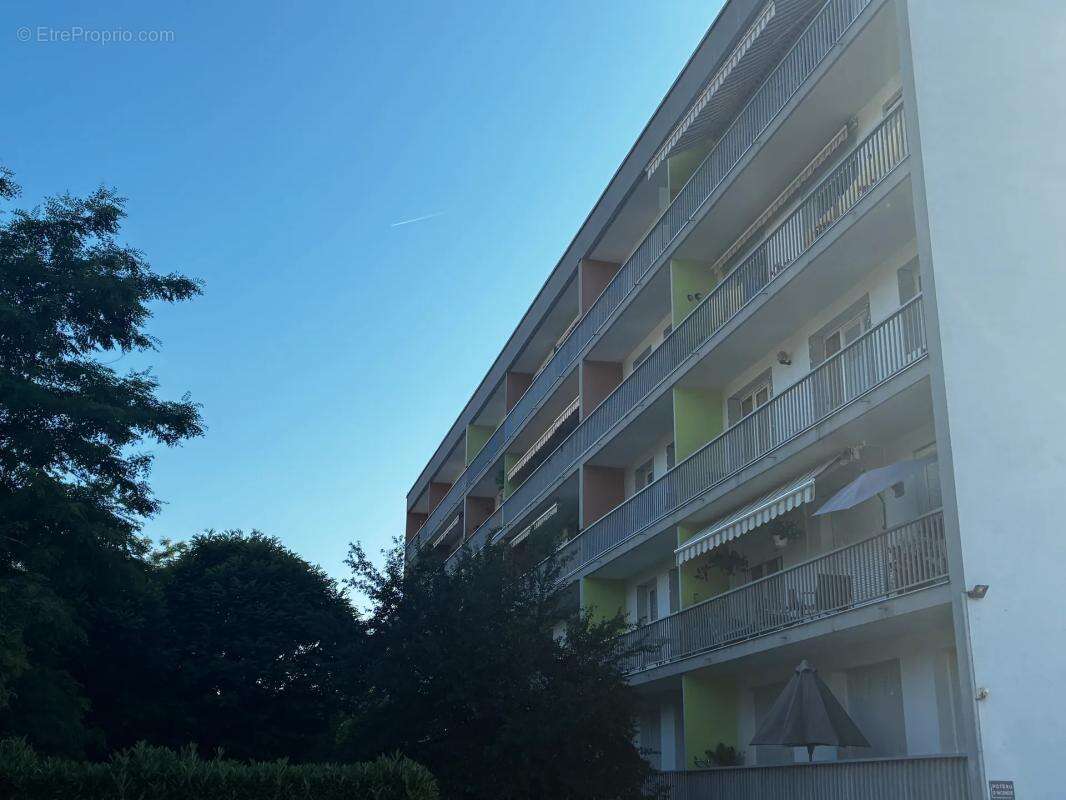 Appartement à LE PONT-DE-CLAIX