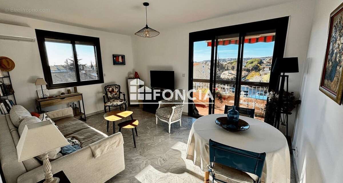 Appartement à SIX-FOURS-LES-PLAGES