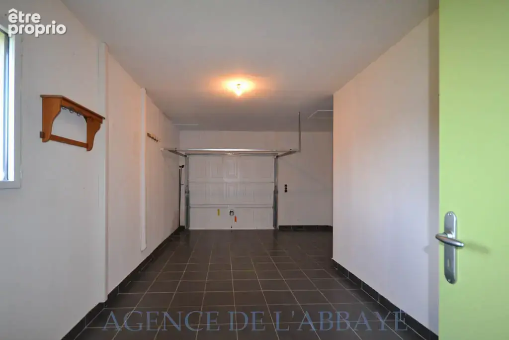 Varzay pavillon récent plain pied  2 ch veranda terrain garage - photo 11