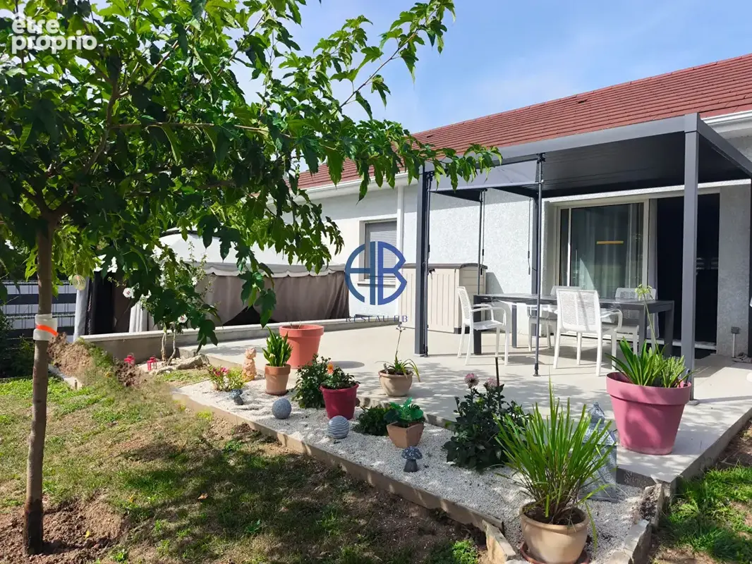 Plain pied récent avec garage complètement clos - photo 10
