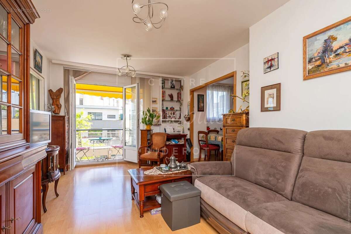 Appartement à PARIS-12E