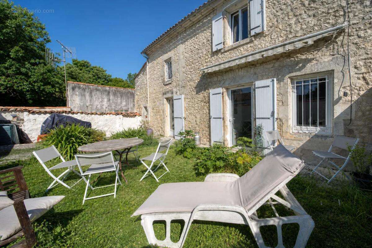Ensemble immobilier de 8 pièces 141 m² à Dompierre-sur-Mer - photo 17
