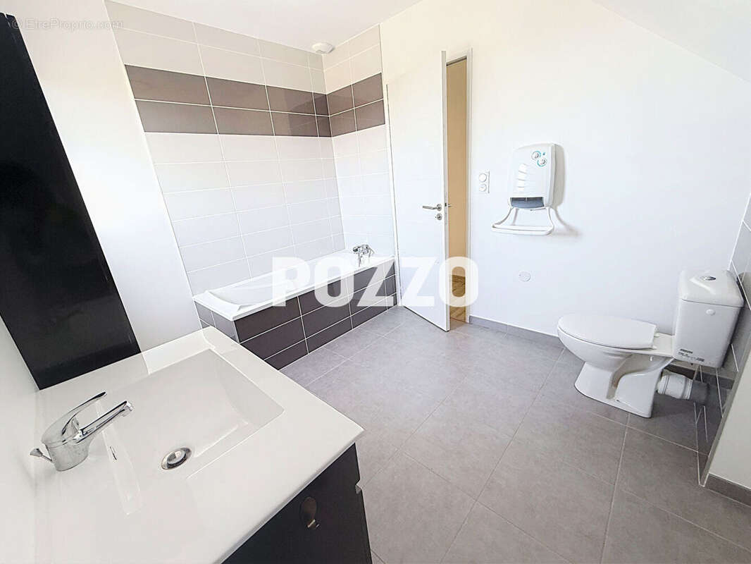 Maison à SAINT-PAIR-SUR-MER