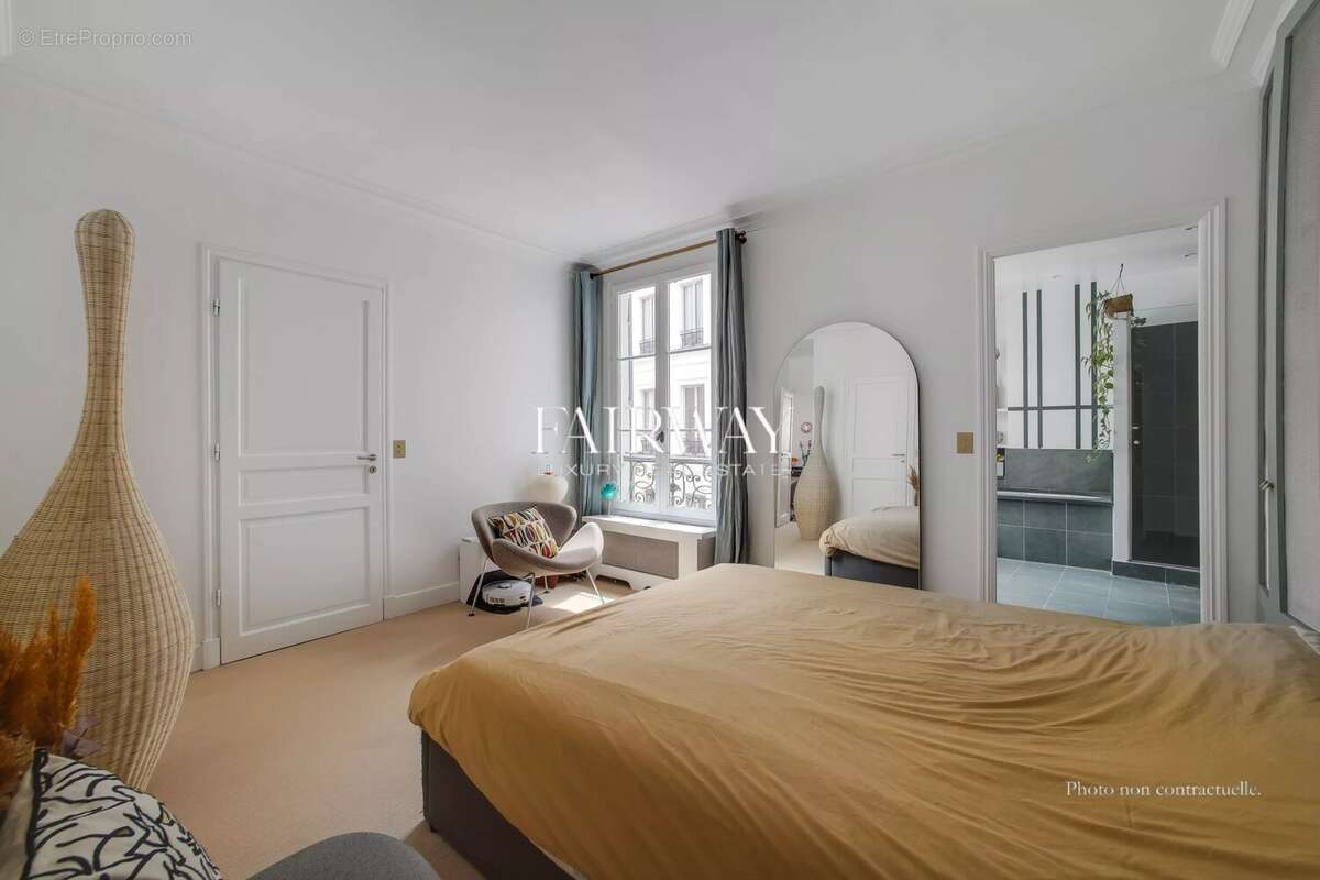 Appartement à PARIS-8E