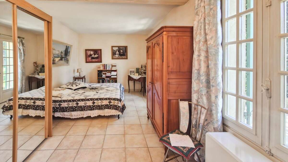 Maison à SORGUES