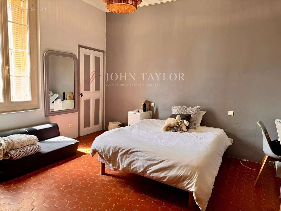 Maison à SAINT-SATURNIN-LES-APT