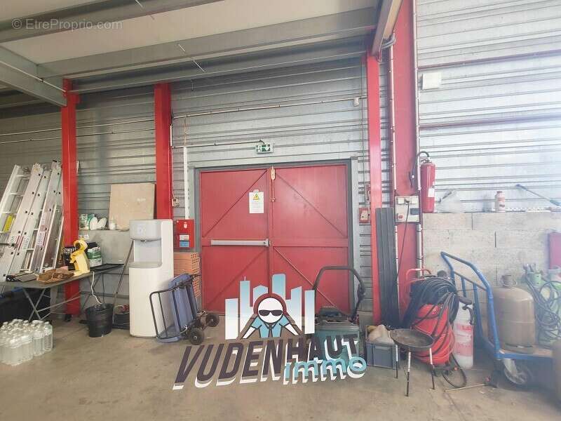 Commerce à BEAUZELLE