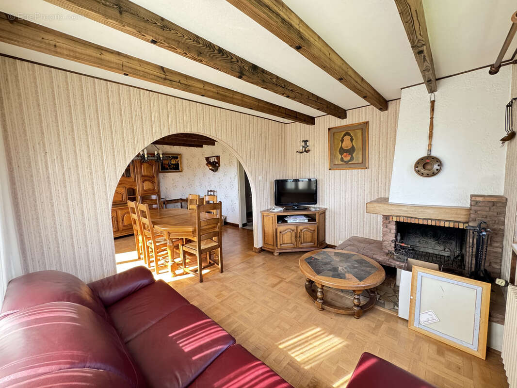 Maison à EVETTE-SALBERT