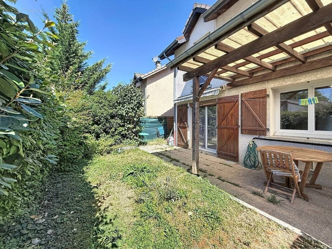 Appartement à VILLE-LA-GRAND