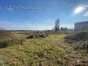 Terrain à MONT-PRES-CHAMBORD