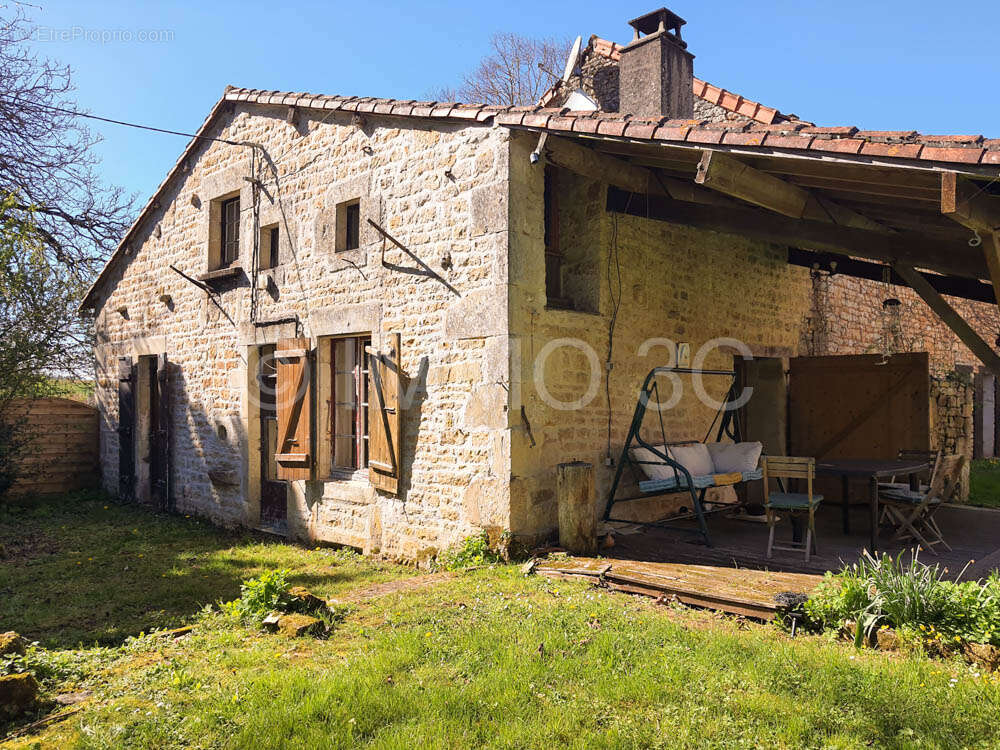 Maison à SAUZE-VAUSSAIS