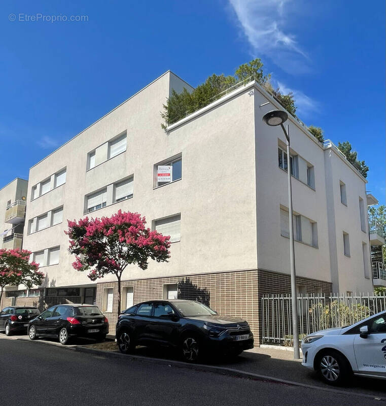 Appartement à MEYZIEU