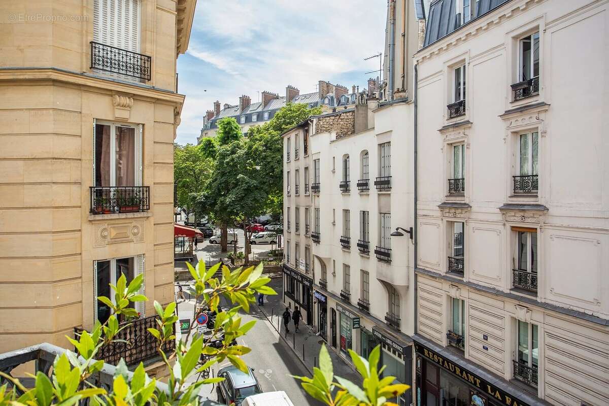 Appartement à PARIS-17E
