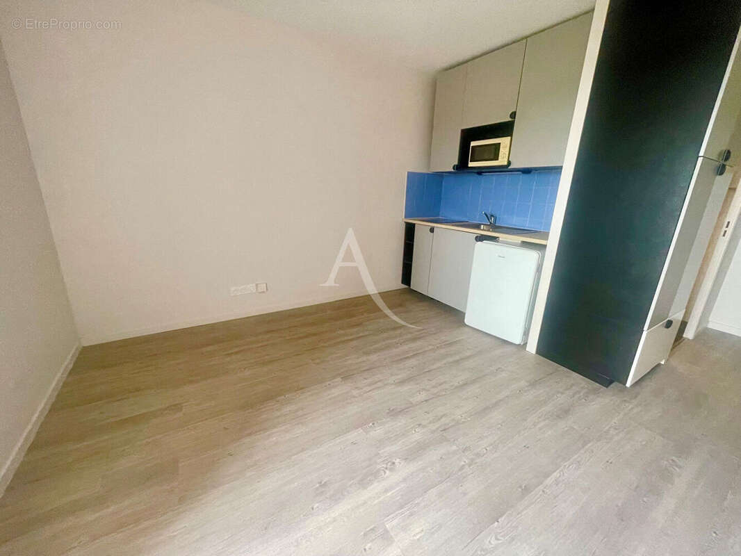 Orléans - Studio 19,2m² - photo 4