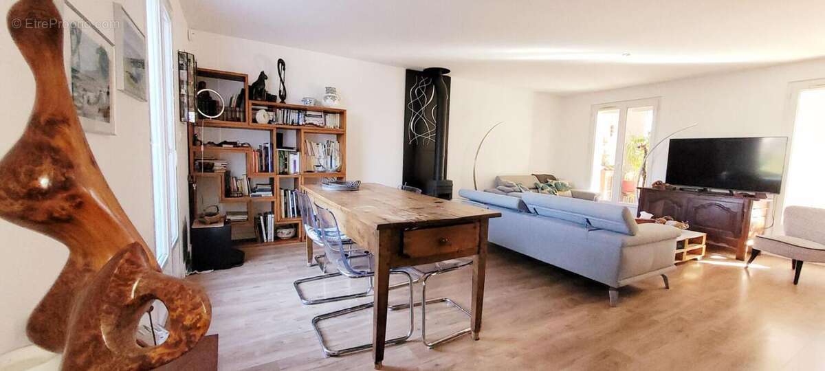 Villa de plain-pied 4 faces avec piscine  -  Terrain constructible et divisible de 2 442 m² -  Sallèles-d'Aude ? Proche Narbonne - photo 5