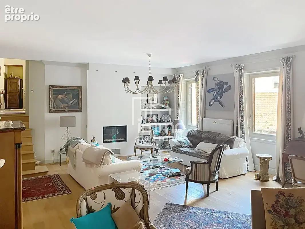 Appartement Bourg En Bresse 5 pièce(s) 155 m2 avec GARAGE + stationnement - photo 2