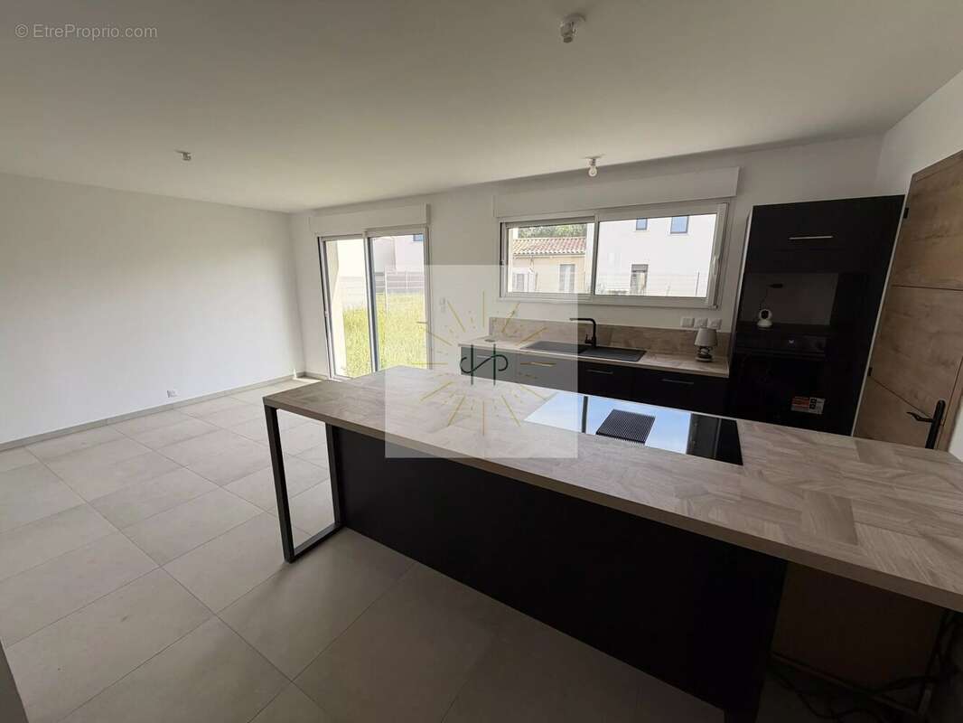Maison 100 m² à Allan  - photo 6