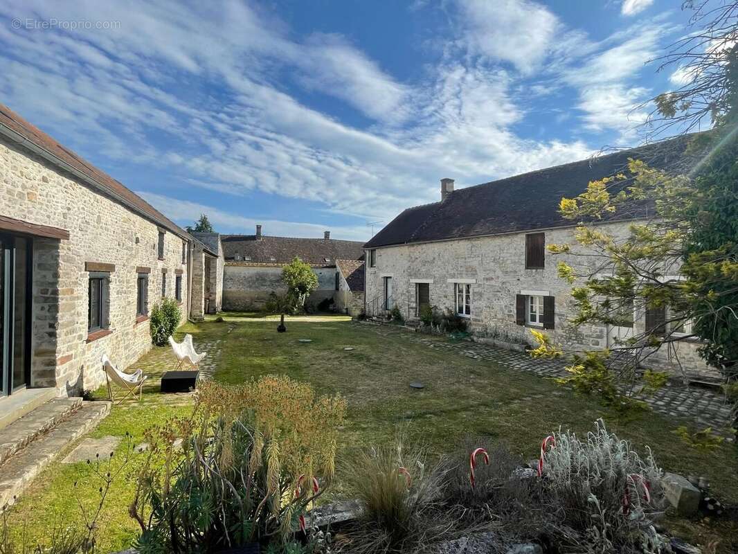 Maison à MILLY-LA-FORET