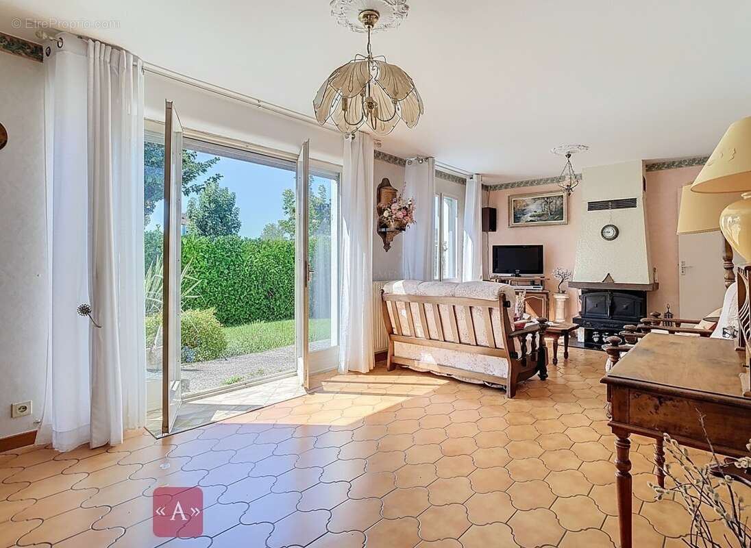 Maison à SAINT-SULPICE