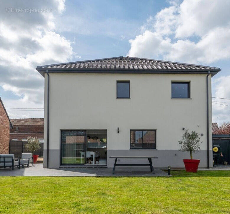 Maison à MERIGNIES