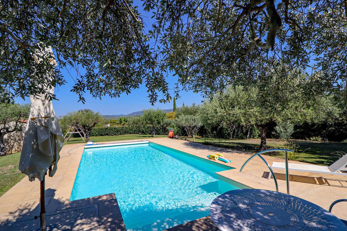 Villa 5 chambres sur terrain 2000m2 avec piscine à 2 pas du village de flayosc - photo 5