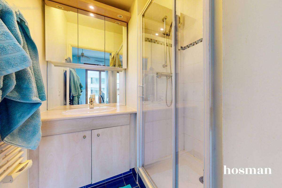 Appartement à COURBEVOIE