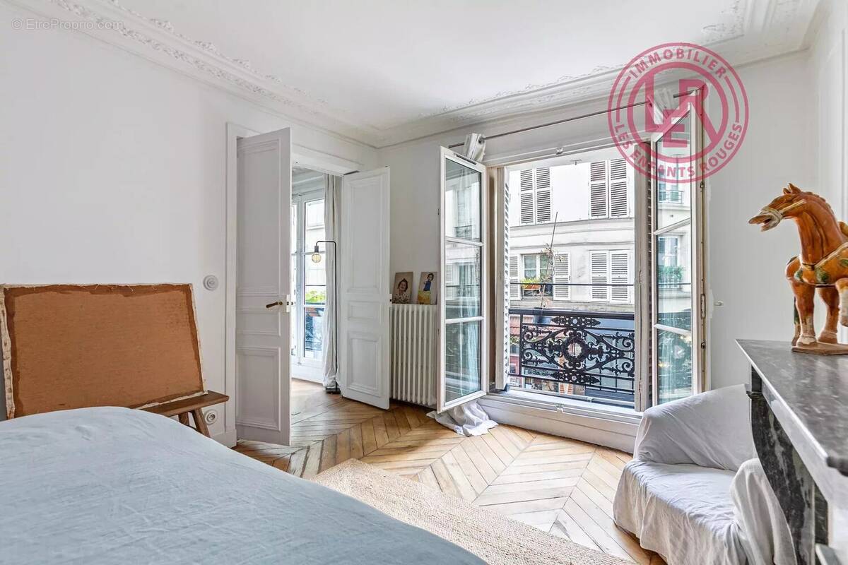 Appartement à PARIS-10E