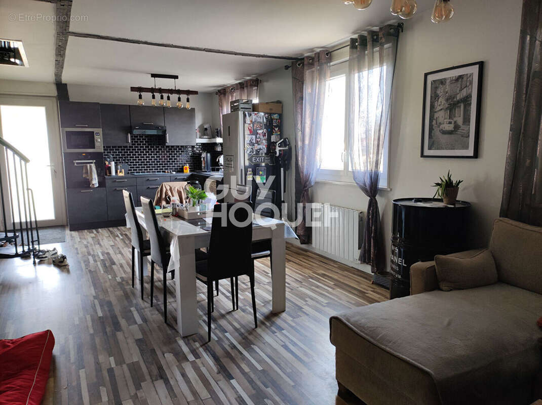 Maison à SAINTE-AGATHE-LA-BOUTERESSE