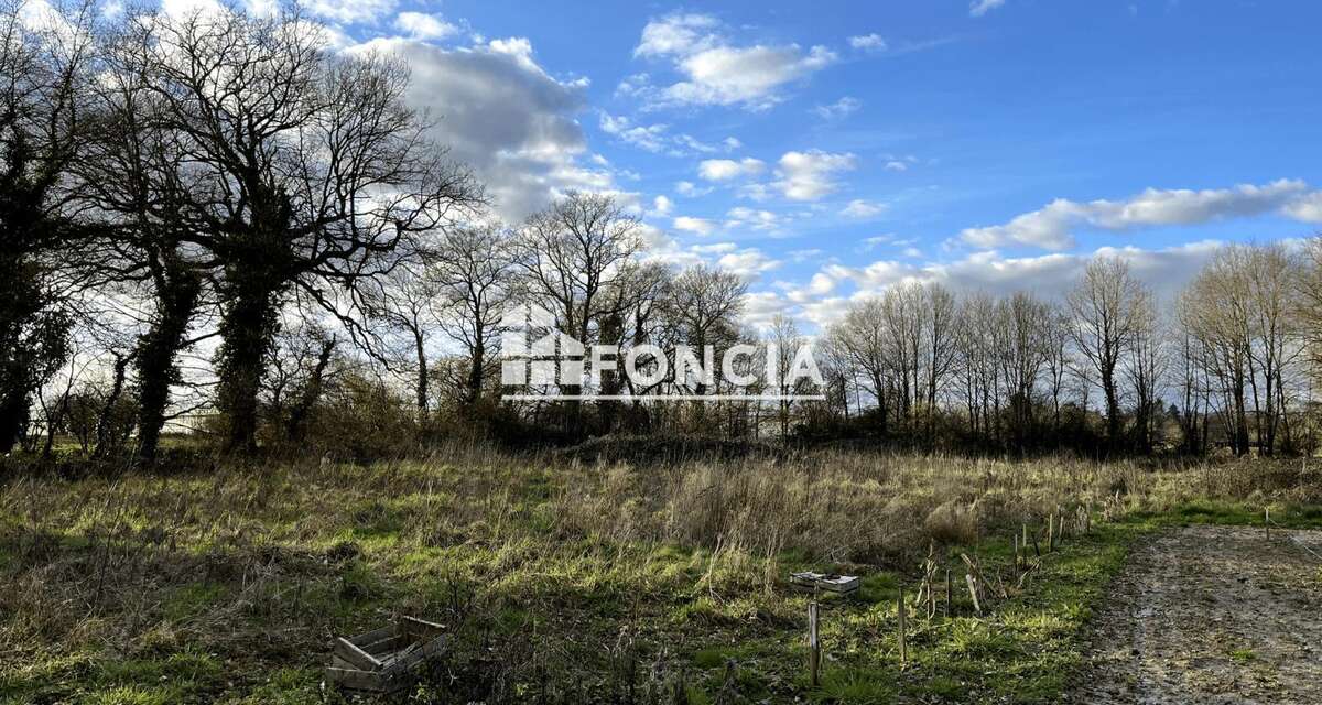 Terrain à NOYAL-CHATILLON-SUR-SEICHE