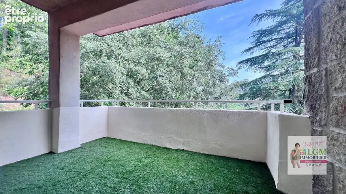 Appartement T3 rénové avec terrasse, piscine et parking – Corbes - photo 1