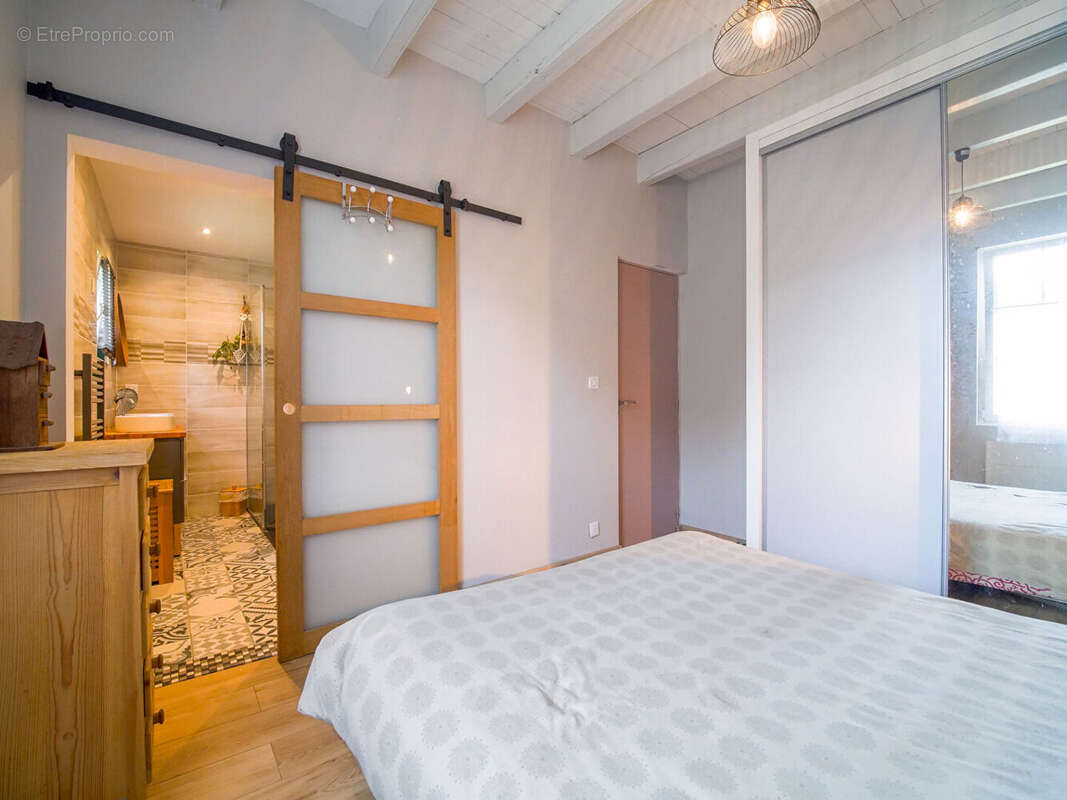 Maison à SAINTE-EULALIE-EN-BORN